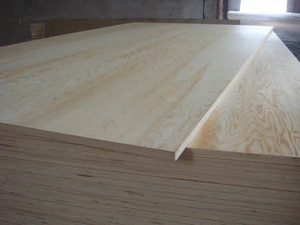 Buy Natural Color Pine Veneer Plywood , Furniture grade 4 By 8 Plywood Sheets at wholesale prices