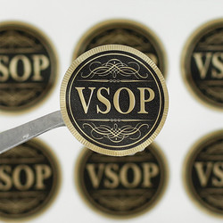 Glossy Rolled Self Adhesive Wine Bottle Label Printing Waterproof