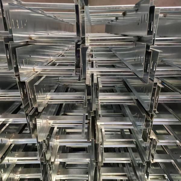 Indoor Outdoor Ladder Type Cable Tray Trough With High Flexibility And Galvanized Protective Coating