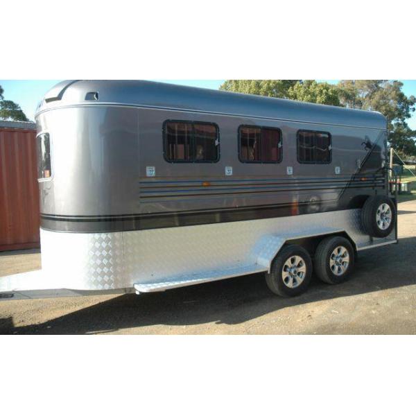 Buy 4 Horse Angle Load - Classic Series at wholesale prices