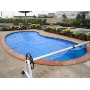 Bubble Type IP68 4mm Manual Swimming Pool Cover With Roller