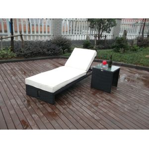 Quality PE Rattan Sun Lounger , Cane Beach Lounge Chair With Side Table for sale