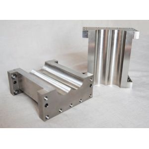 Wear And Corrosion Resistant Twin Screw Extruder Splitting Barrels With Cooling