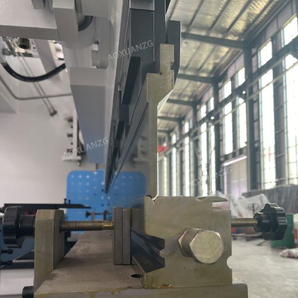 Sheet Metal Bender Automatic CNC Hydraulic Press Brakes 100T 2500MM