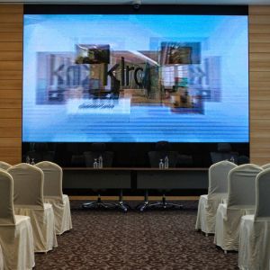 4k 8k Indoor Small LED Display Board P1.875 Digital Signage and Displays