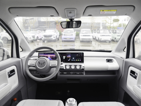 Wuling Hongguang Mini Ev With Macarone Two-compartment Vehicle with Spacious Interior