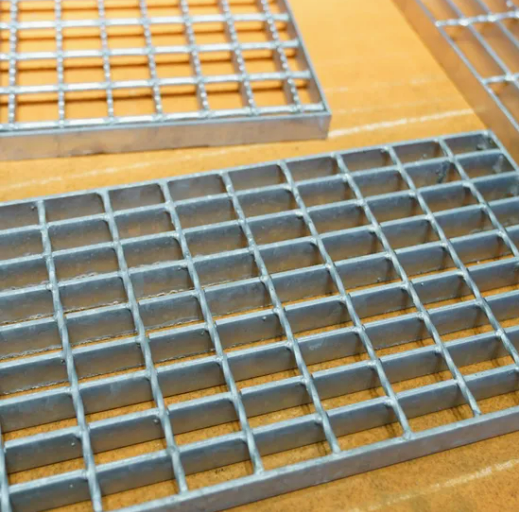 Wholesale 25X3mm High Quality 30X100cm T1 Steel Galvanized Metal Grate Steps Grating