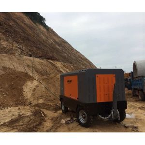 Portable Configuration and Diesel Power Source Mining used 7bar screw air