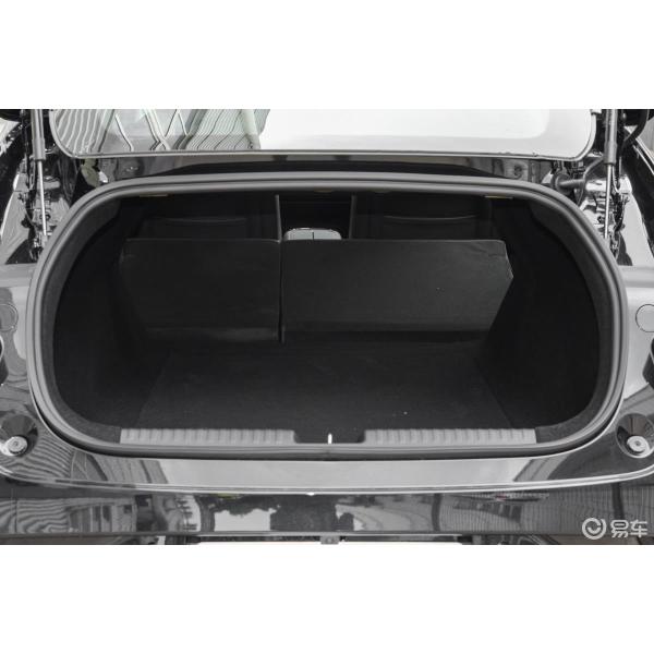 80% Quick Charge Xpeng P7 Luxury Electric Sports Car for Adults Fast Charge in 1 Hour