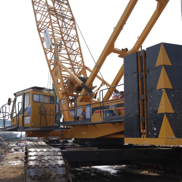 Buy 494kW 180T Compact Crawler Crane With Guaranteed Quality XGC180 at wholesale prices