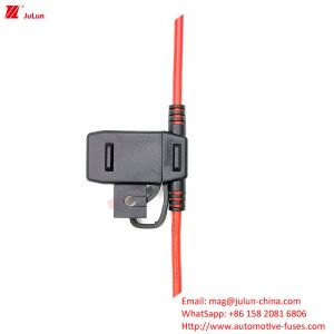 Auto Parts Fuse Holder For Fuse Type 32V Rated Voltage Circuit Breaker Long Time