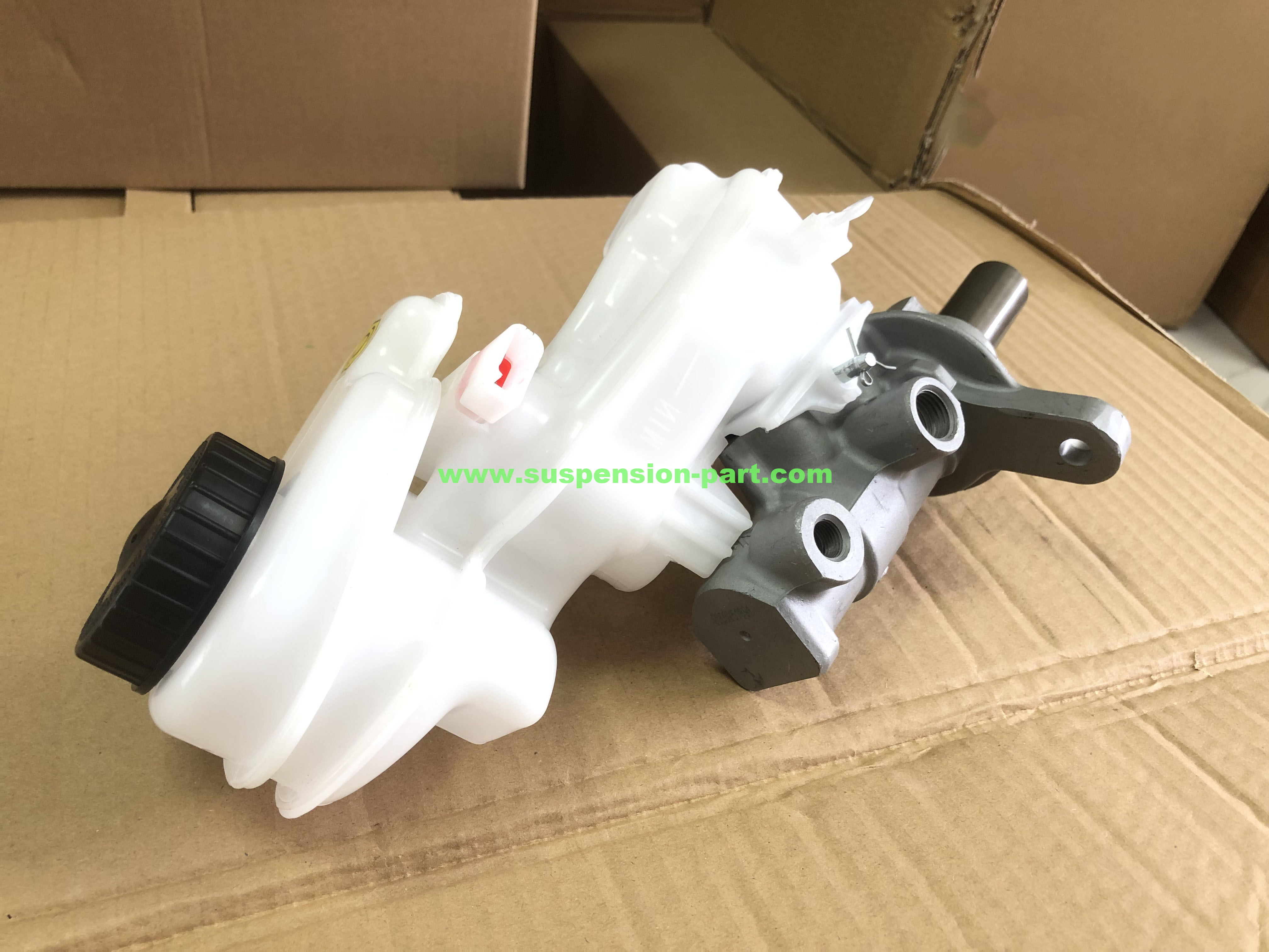 OEM UCYS-43-40ZA AB312004WA BRAKE MASTER CYLINDER FOR FORD RANGER MAZDA BT-50