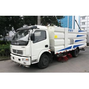 8CBM Street Runway Sweeper Truck With Water Spraying 4pcs Sweeper For Garbage Cleaning