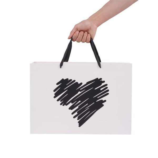 Buy Specialty Paper Fashion Industry Valentine's Day Gift Shopping Hand Length Handle Bags at wholesale prices