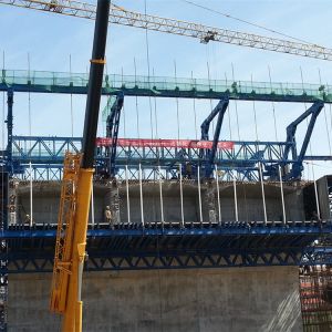 Reusable Bridge Cantilever Traveller High Strength For Concrete Bridge