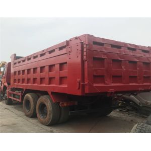 RHD Driving 30 Ton Dump Truck , Euro 2 Sinotruk 6x4 Howo Tipper Two Seats