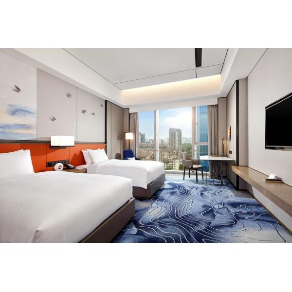 Hilton Hotel Group Design Simpler Layout Natural / Engineered Oak Wood Veneer Comfortable Living Atmosphere