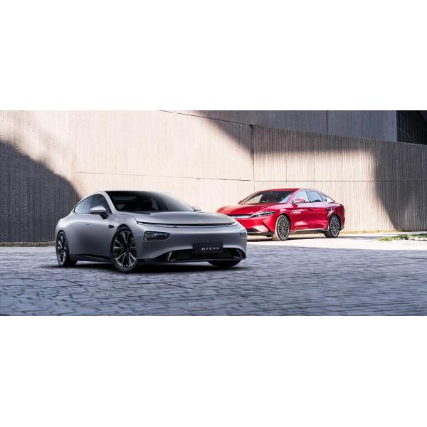 80% Quick Charge Xpeng P7 Luxury Electric Sports Car for Adults Fast Charge in 1 Hour