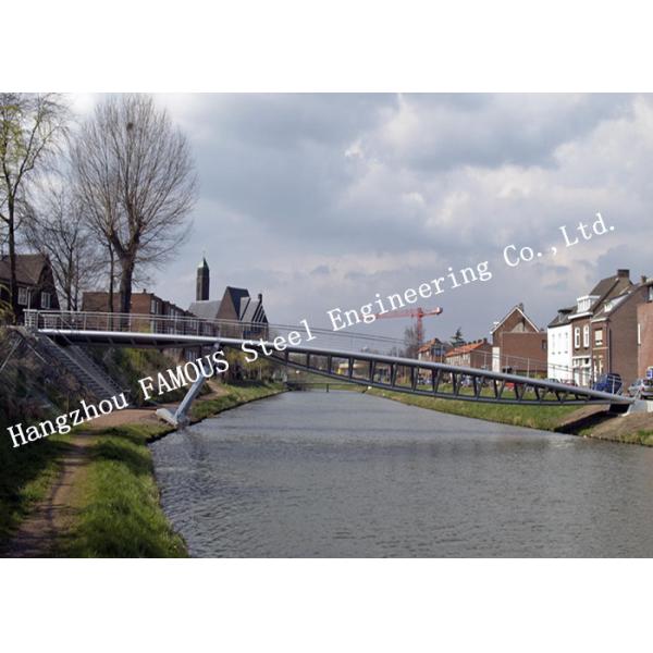 Long Span Metal Structure Prefabricated Pedestrian Bridges Overcrossing River