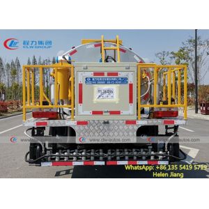 Dongfeng 4x2 6 Wheels 5000L Bitumen Distributor Truck