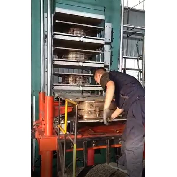 Solid Tire Press Machine for Forklift in Plate Size 1000x1000mm and Weight 20000 KG
