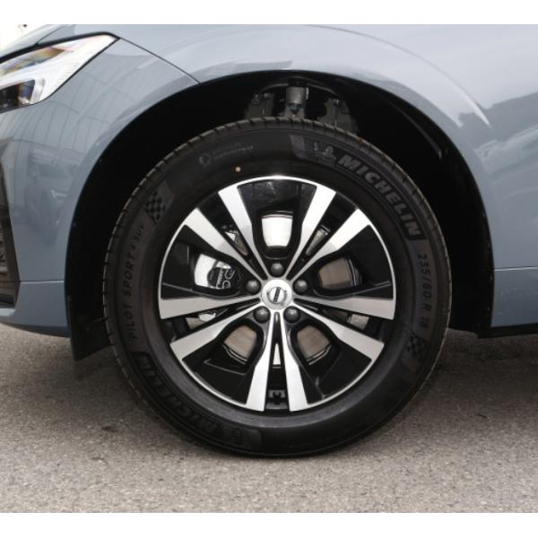 VOLVO XC60 2023 B5 4WD Zhiyi sport version 2.0T 250HP L4 5 Door 5 seats SUV Car