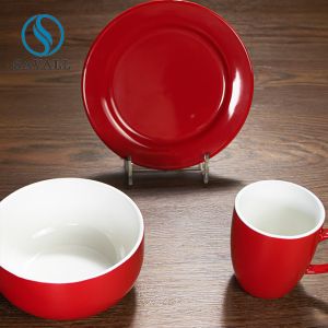 Passion Red Colorful Porcelain Plates 3pcs Christmas Lifestyle