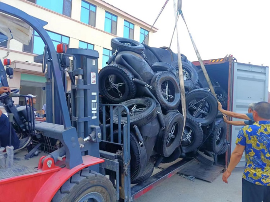 STS Yokohama Type Pneumatic Rubber Ship Bumper Fender With Chain And Tire Net