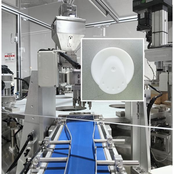 Customized duck-tongue cap automated filling machine, fed by vibrating tray,