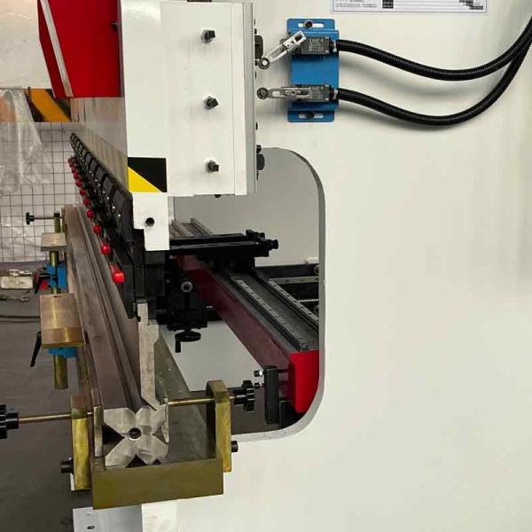 100T 2500mm 5mm Thick Torsion Bar Press Brake Sheet Metal Folding 7.5KW