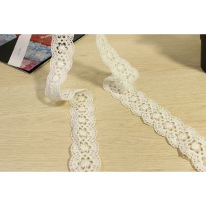45mm Width Guipure Lace Trims , Multiapplication Floral Lace Ribbon