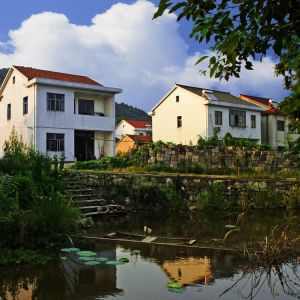 China Prefabricated Small Homes OEM Custom Design on sale