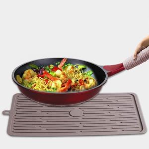 Multipurpose Drain pad Square Shape 305g Silicone Pot Holders