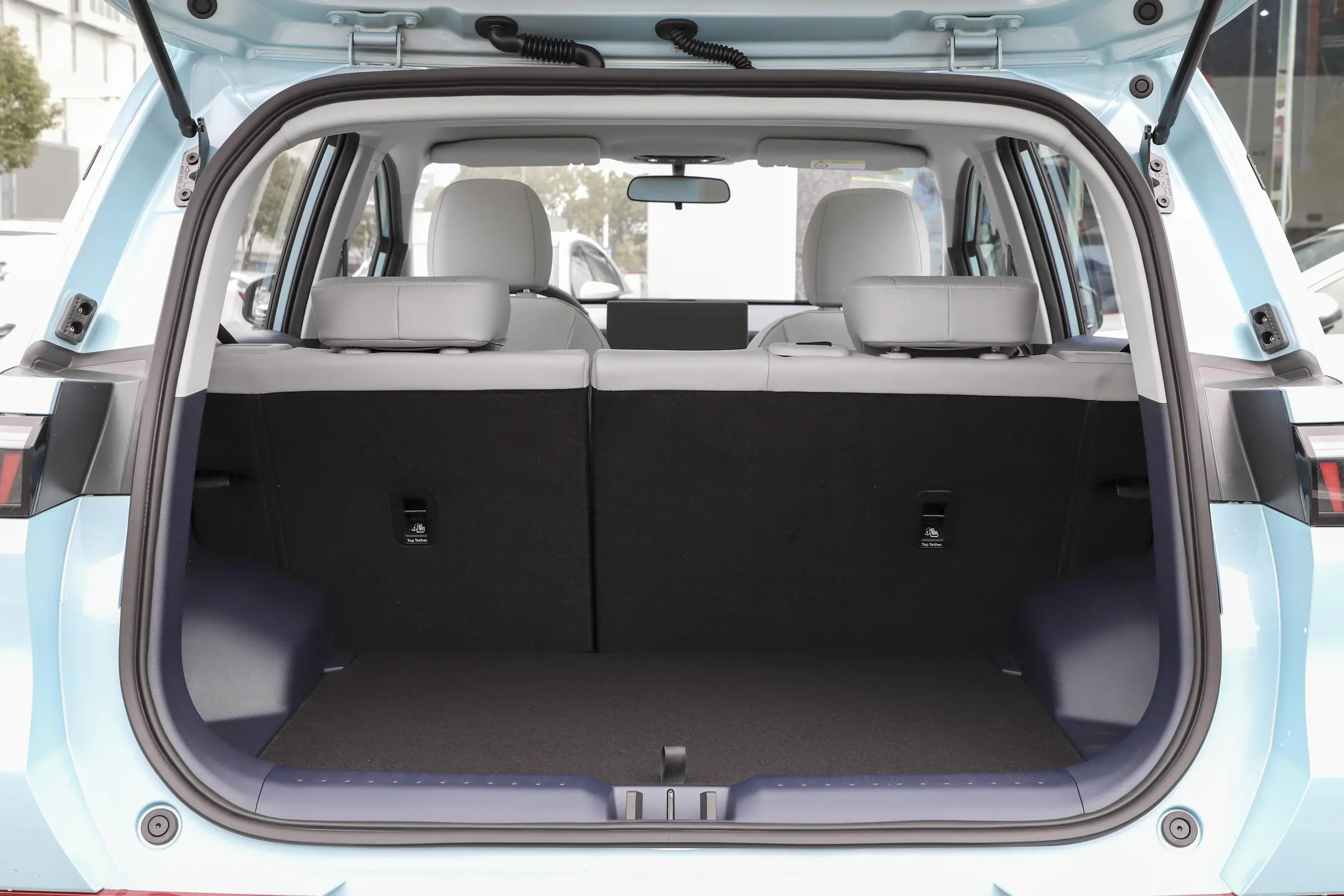 High Speed 150km/h Gac Aion Y Electric Car with Max Range 600KM Quick Charge Time 0.8h