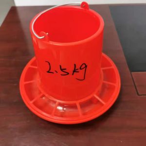 Broiler Farming Plastic Bucket 2.5kg Duck Feeders And Drinkers