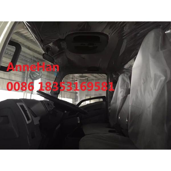 Double Seats 4x2 Fuel Tank Truck SINOTRUK HOWO 5m3 With Engine Chaochai And Cab 2080