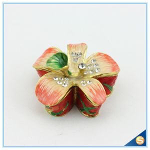 Metal Material Beautiful Flower Shape Crystal Trinket Box SCJ564
