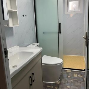 Custom Prefabricated Luxury Living 2-Bedroom Expandable Container House