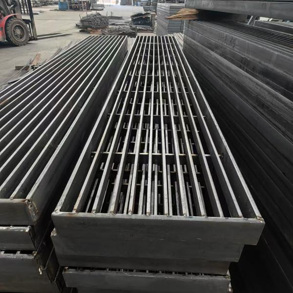 Buy Anti Slippery Grating with High Load Capacity and Excellent Grip at wholesale prices