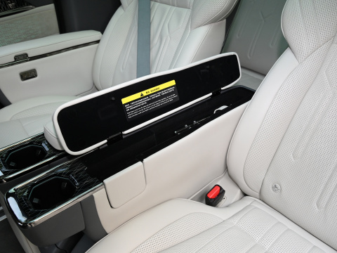 2023Zeeker 009 822km 140kwh Electric Luxury Household Business MPV 400kW Maximum Power