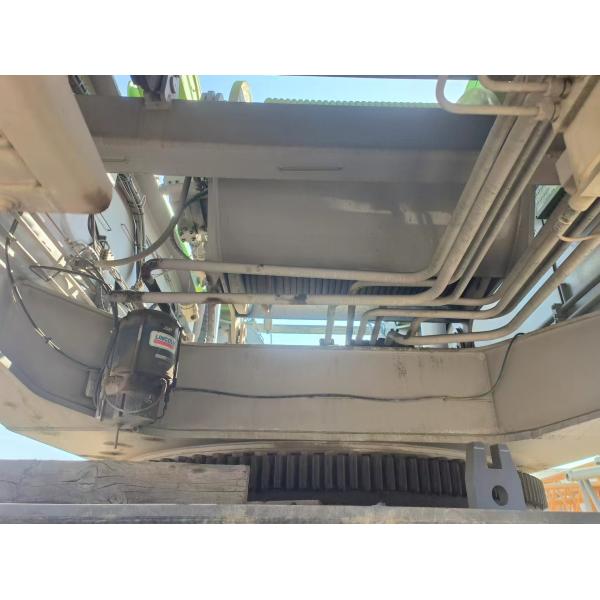 300 Ton Lattice Boom Crane with 132t Maximum Lifting Weight Safe Operation Energy and After-sales Service