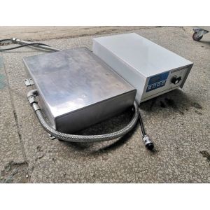 Industrial Cleaning Submersible Ultrasonic Transducer Immersed In Water Solvent
