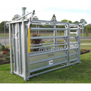 Double Squeeze Cattle Chute