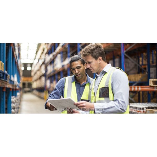 BYD's Four Pivot Balance Weight 1.6-1.8 Ton Pure Electric Forklift For Single Drive