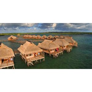 Small Modular Prefabricated Hotel , Overwater Bungalow With Light Steel Frame Custom House With New Design