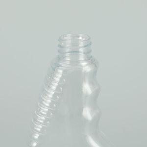 Smooth Round PET Plastic Spray Bottle With Classic Design Transparent Color.
