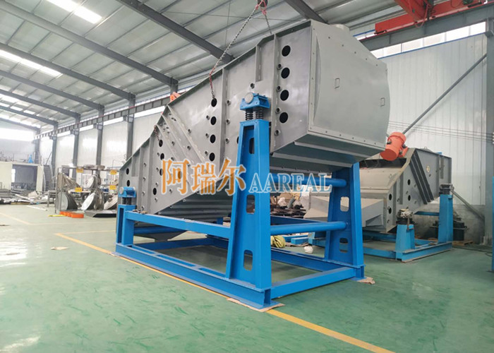 Linear 180*500cm Rectangular Vibrating Screen For Silica Sand