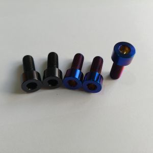 Titanium Flange Bolt DIN 6921 for automobile