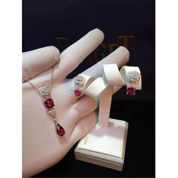 Piaget full diamonds red tourmaline rose earring of 18kt gold with yellow gold