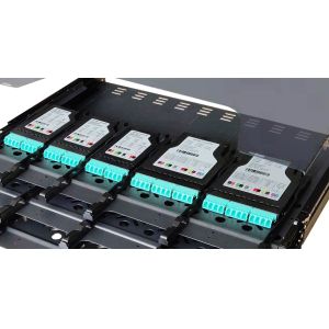 8 Fiber MTP MPO Cassettes 1MPO To 8LC Conversion G657A1 OM3 OM4 Plastic